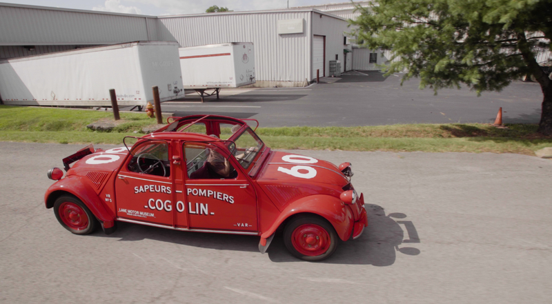Illustration for article titled This Two-Headed Citroën 2CV Fire Vehicle Is A Weird, Symmetrical Hero